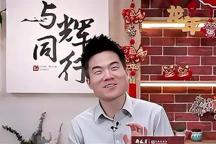 来给配个对话？！苏牙晒与梅西同框照，配上表情？